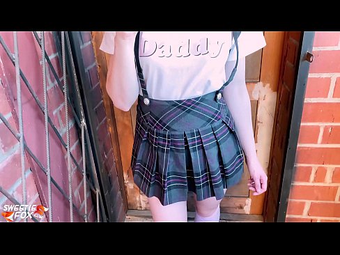 ❤️ Šolarka globoko sesa njen penis in se namesto pouka fuka. ❤️❌ Fucking video pri nas ☑