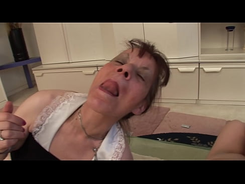 ❤️ Dve babici in en dedek imajo seks v troje ❤️❌ Fucking video pri nas ☑